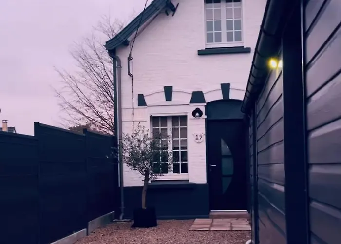 Airelles - Jacuzzi - Sauna - De Charme * Bucquoy